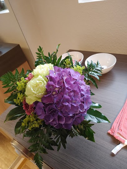 Blumen Kleine Wolf Inh. Renate Wienhusen E.Kf., Blumenladen in Geseke