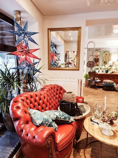 Floristikwerkstatt & Café Rau Maria, Blumenladen in Weiskirchen