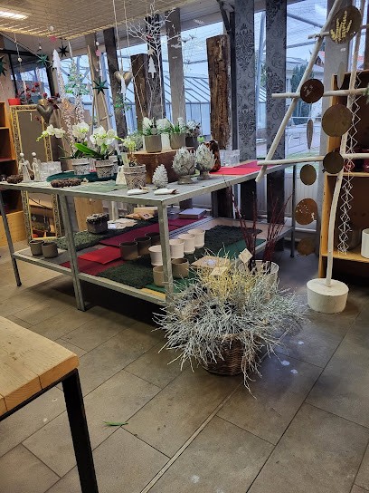 Gärtnerei Essig GbR und Essigs Dorflade, Blumenladen in Bietigheim