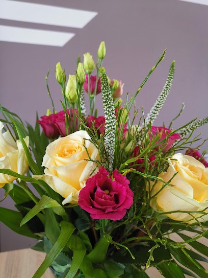 Blumenkästchen, Blumenladen in Burg Stargard