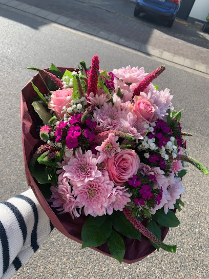 Norbert & Michael Gilges Blumenhaus Und Friedhofsgärtnerei, Blumenladen in Kaarst